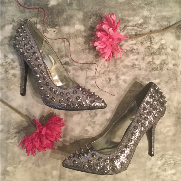 Steve Madden Shoes - Steve Madden silver spiked studded glitter heels